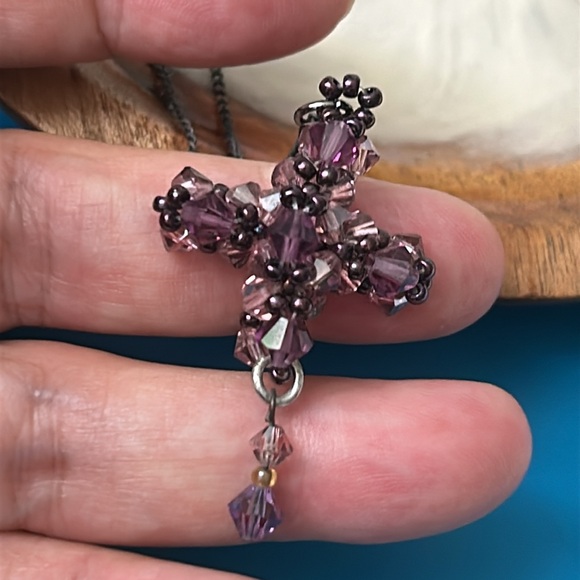 🖤Swarovski crystal elements Cross necklace - Picture 2 of 7